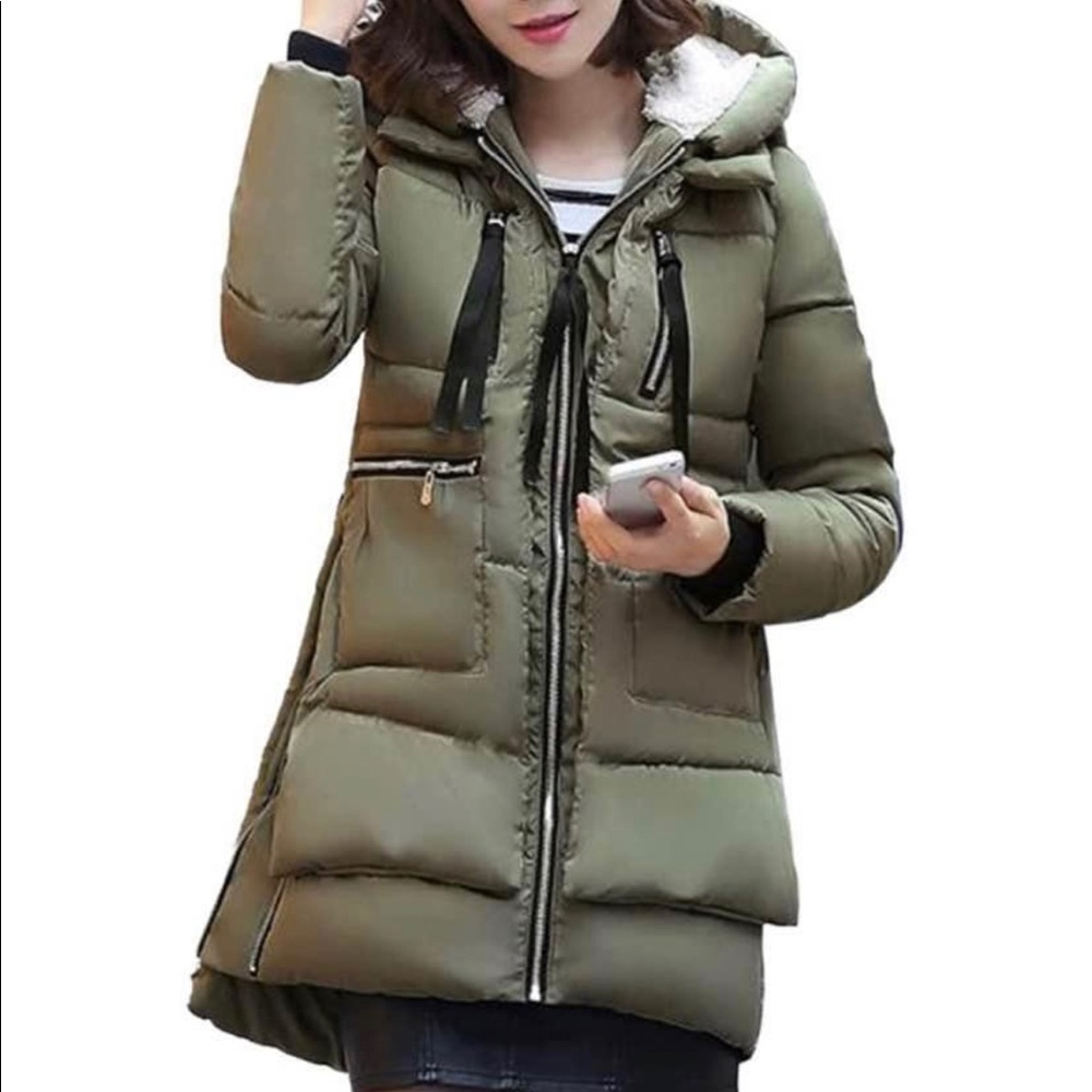 Womens puffer coat NWT